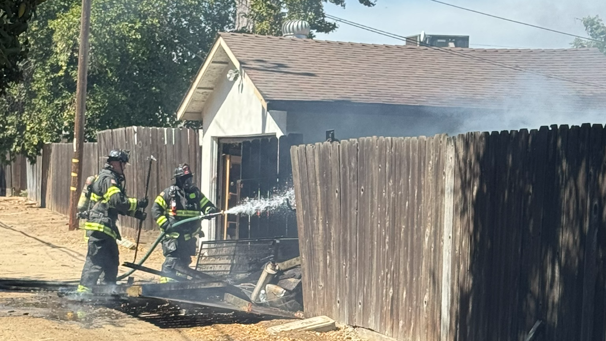 Quick Response Keeps Fire From Spreading to Neighboring Garage